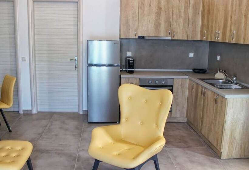 Theros Villas & Suites