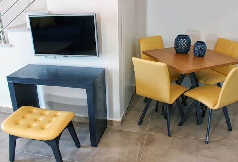 Theros Villas & Suites