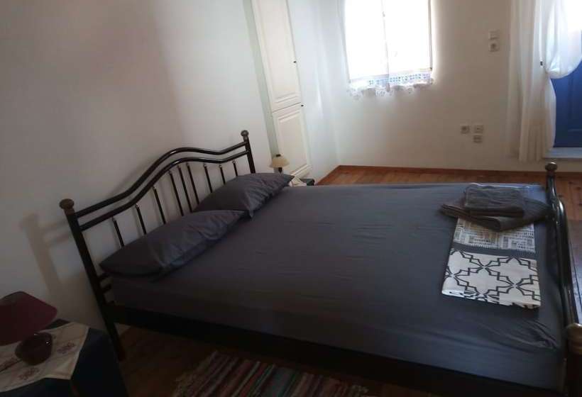 Traditional Sea View House In Nisyros