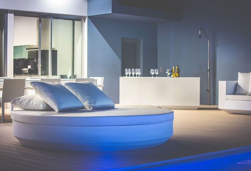 Villa Carlota By Holiday Rental Management