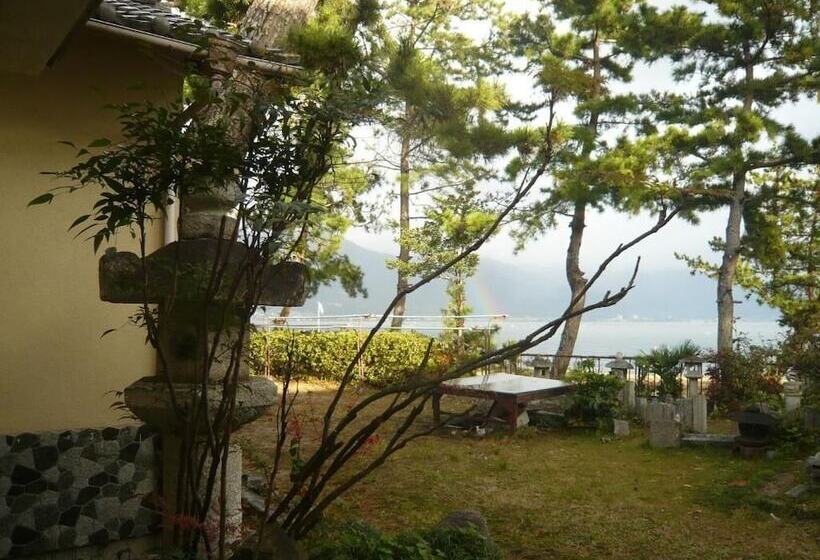 Youth Hostel Wanihama Seinen Kaikan