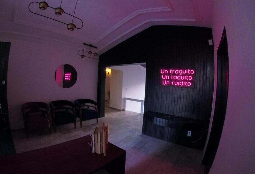 호스텔 Hostal Casa Violeta