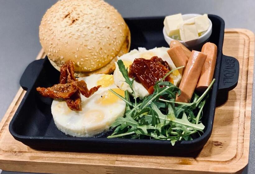 Apart Hotel на трояндовой