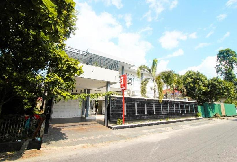 Отель Oyo 2138 Tiaz Residence