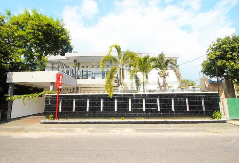 Отель Oyo 2138 Tiaz Residence