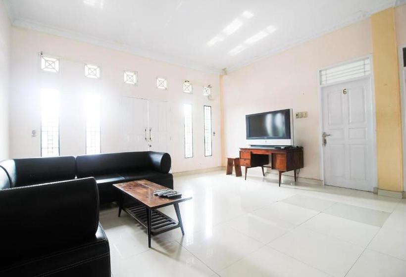 Отель Oyo 2138 Tiaz Residence