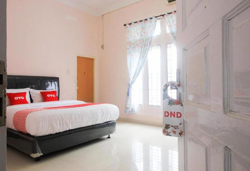 Отель Oyo 2138 Tiaz Residence