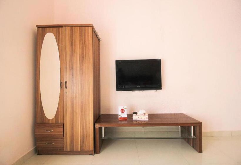 Отель Oyo 2138 Tiaz Residence