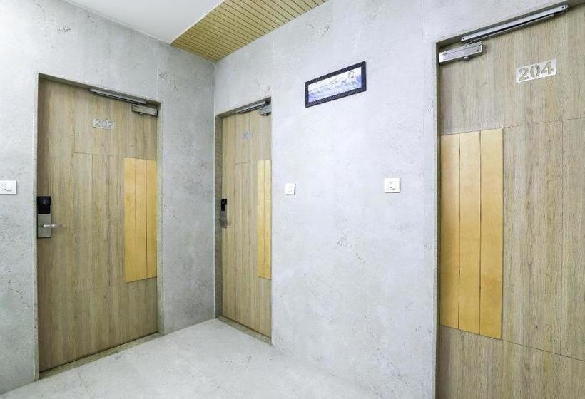 فندق Capital O 64343  Blueberry