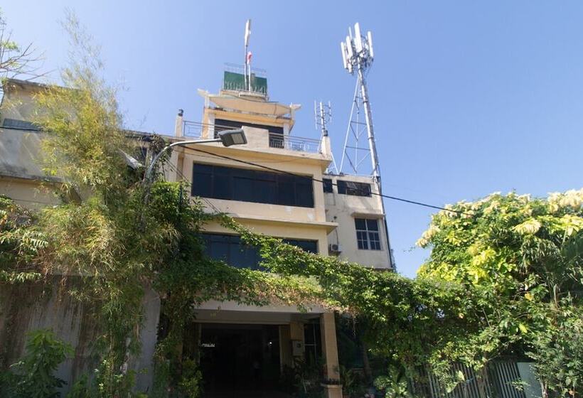 酒店 Reddoorz @ Frans Seda Kupang