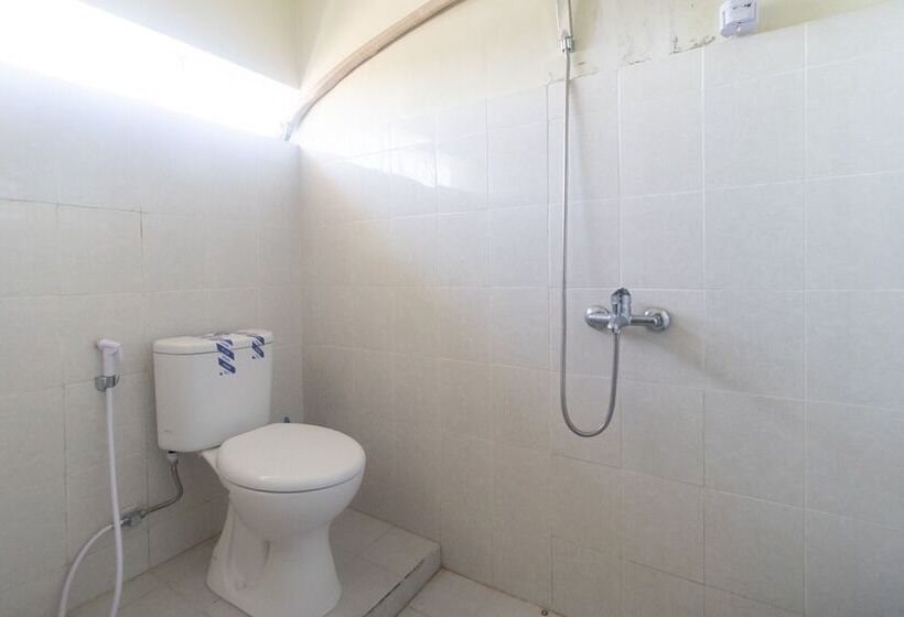 酒店 Reddoorz @ Frans Seda Kupang