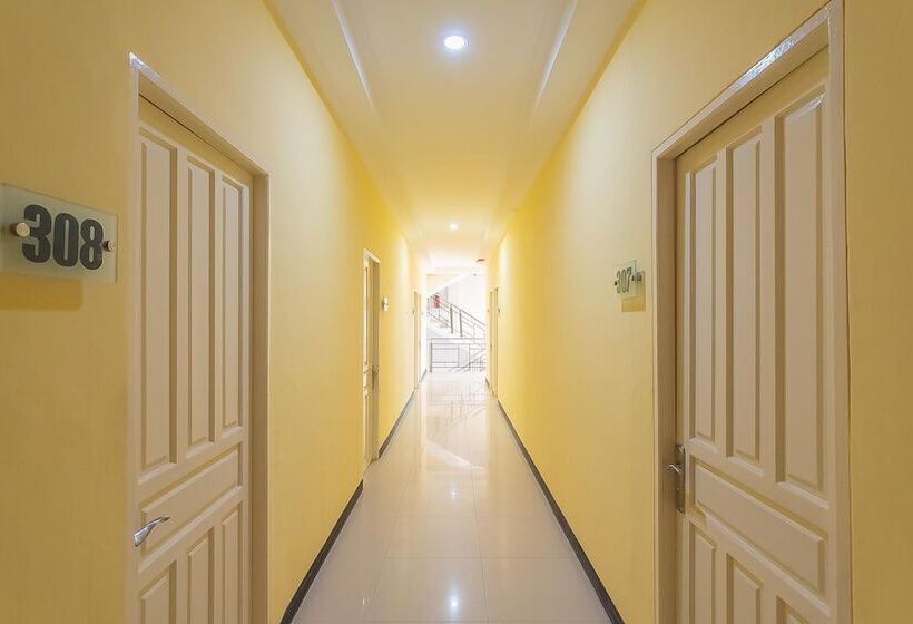 酒店 Reddoorz At H Agus Salim Street Pontianak