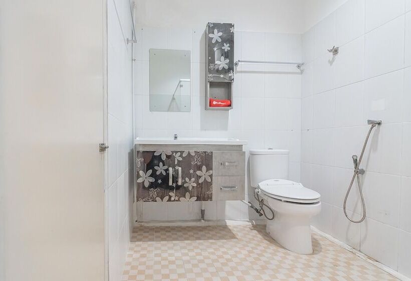 酒店 Reddoorz At H Agus Salim Street Pontianak