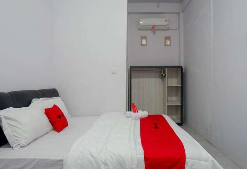 فندق Reddoorz Near Pasar Baru Mamuju