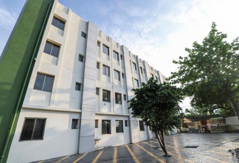 酒店 Spot On 63514 Signature