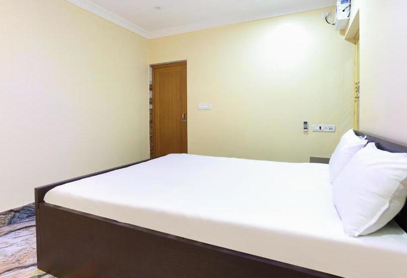 בית מלון כפרי Spot On 64406 Ssr Lodging House