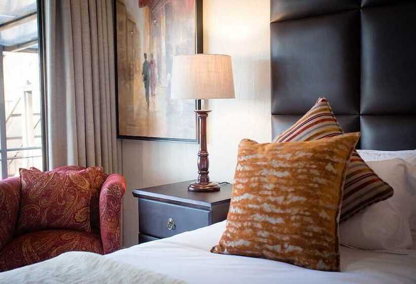 פנסיון 7th Heaven Guesthouse