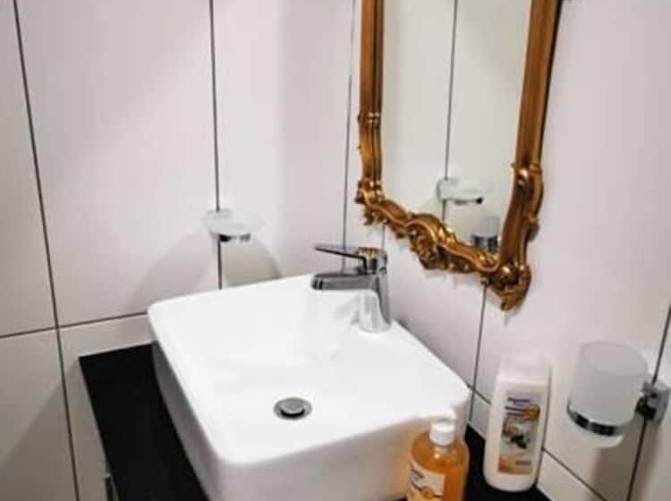 פנסיון 7th Heaven Guesthouse