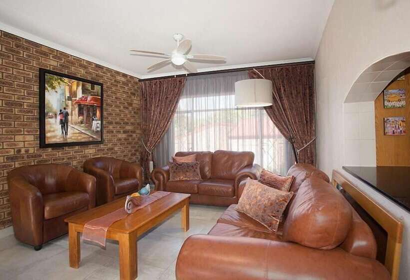 פנסיון 7th Heaven Guesthouse