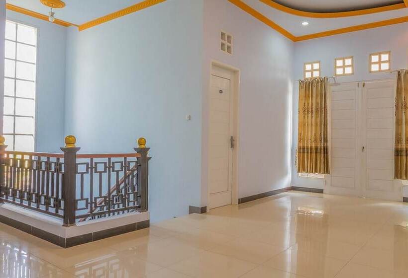 پانسیون Reddoorz Syariah @ Puri Kalijaga Street