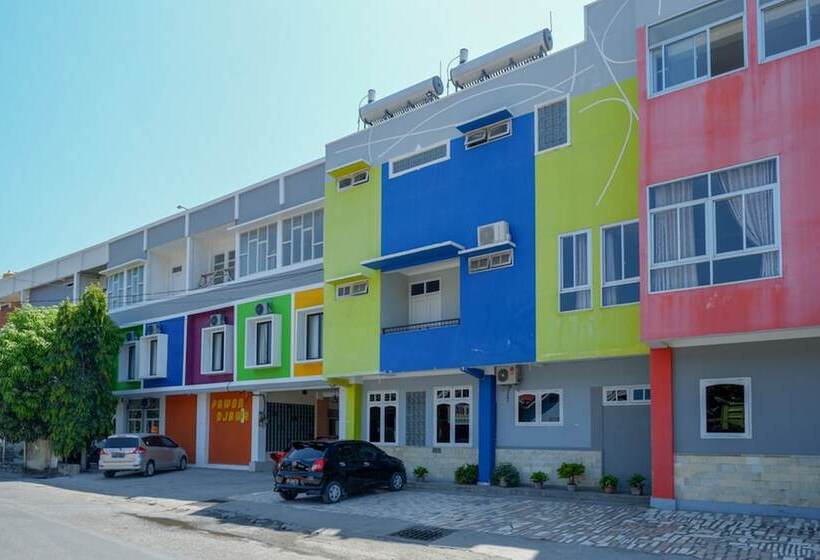 Reddoorz Plus Syariah @ Hotel Boulevard Luwuk