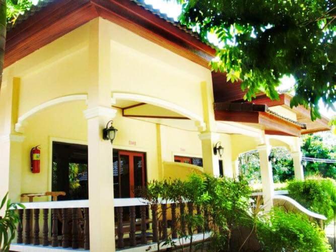 Курорт Happy Lagoon Bungalow