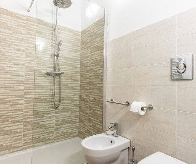 تختخواب و صبحانه Brutia Mom&son