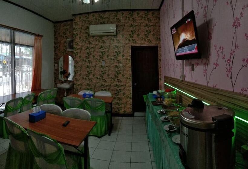 ホテル Garuda Bontang