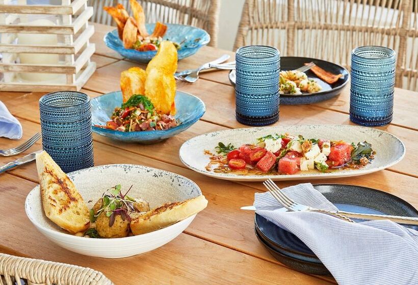 Отель Residence Inn St. Petersburg Tierra Verde