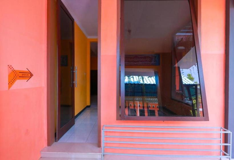 ホテル Spot On 2117 Anugerah Family Residence