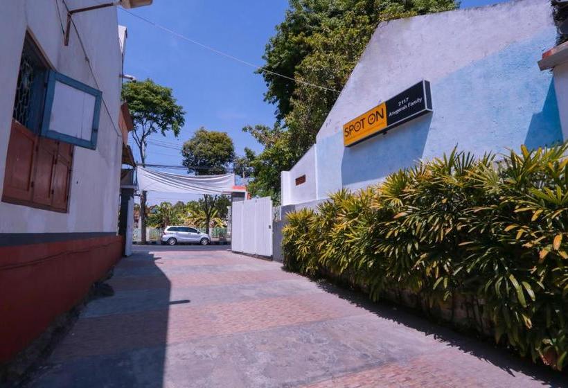 ホテル Spot On 2117 Anugerah Family Residence