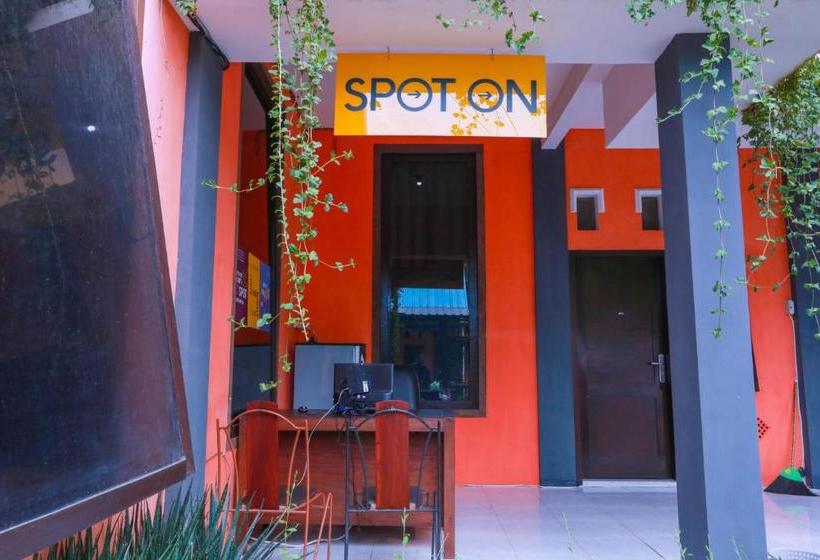 ホテル Spot On 2117 Anugerah Family Residence
