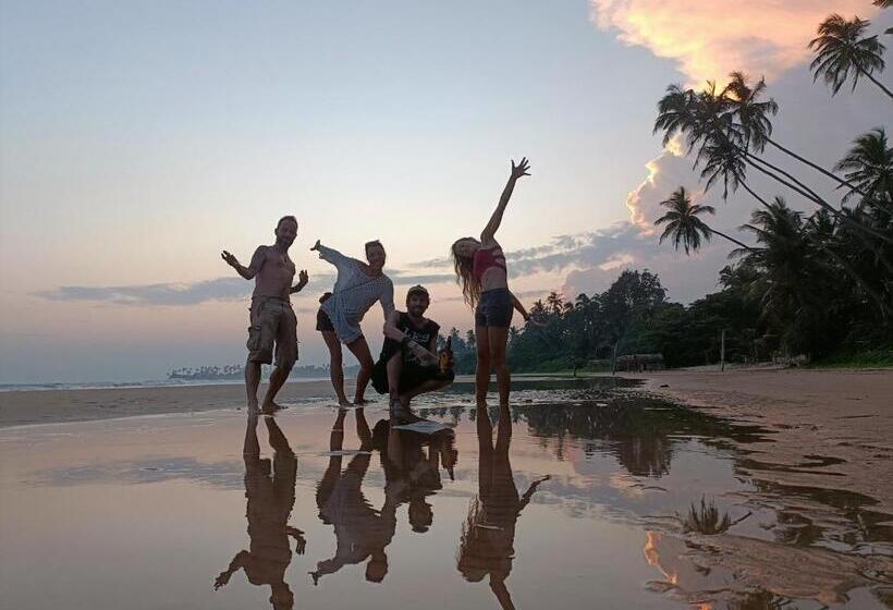 酒店 Voulez Vous, Managed By Dikwella Beach