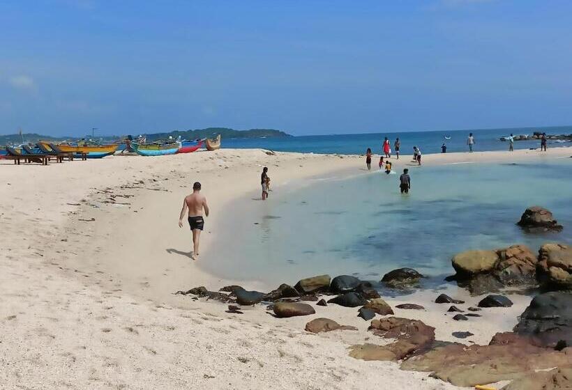 酒店 Voulez Vous, Managed By Dikwella Beach