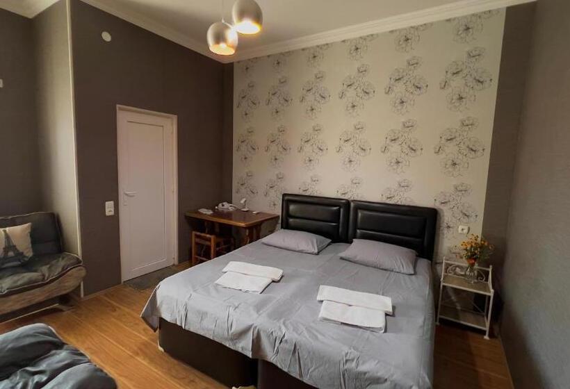 پانسیون Burji Guest House