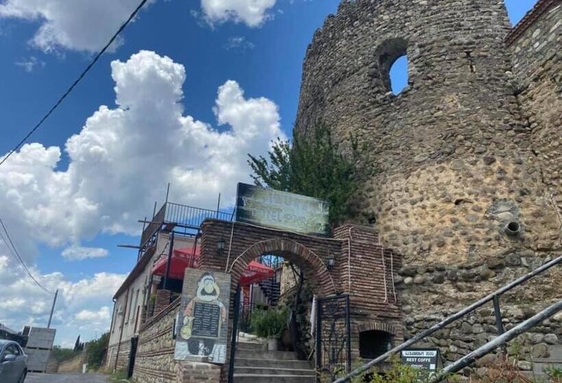 پانسیون Burji Guest House