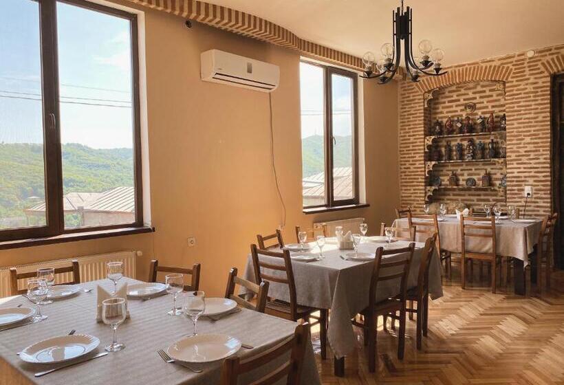 پانسیون Burji Guest House