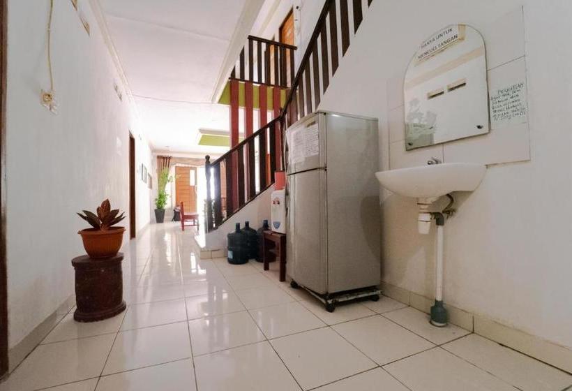 پانسیون Koolkost Syariah @ Mt Haryono Street Balikpapan