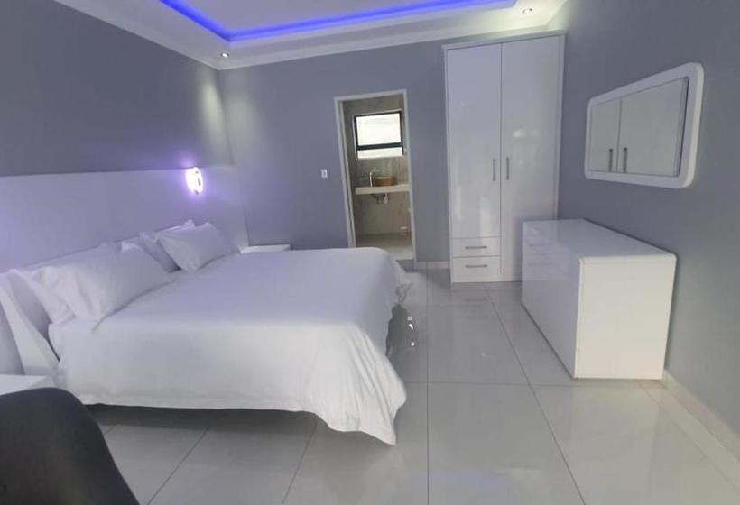 פנסיון Louisville Lodge Midrand