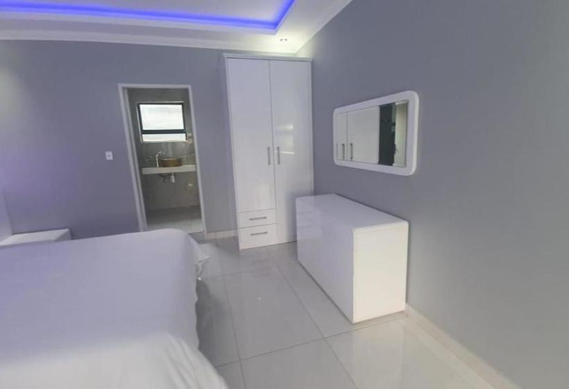 פנסיון Louisville Lodge Midrand