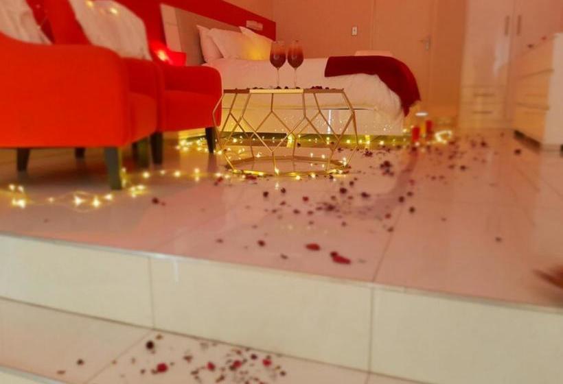 פנסיון Louisville Lodge Midrand