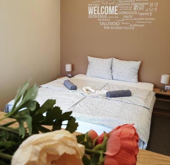 پانسیون Mediterrán Villa Kecskemét