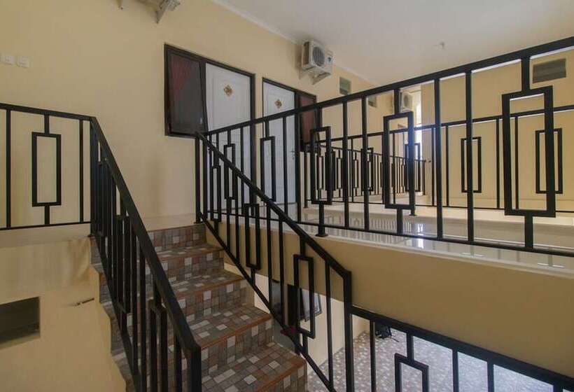 פנסיון Reddoorz Syariah Near Politeknik Negeri Madiun