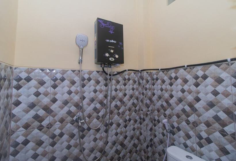 Pansiyon Reddoorz Syariah Near Politeknik Negeri Madiun