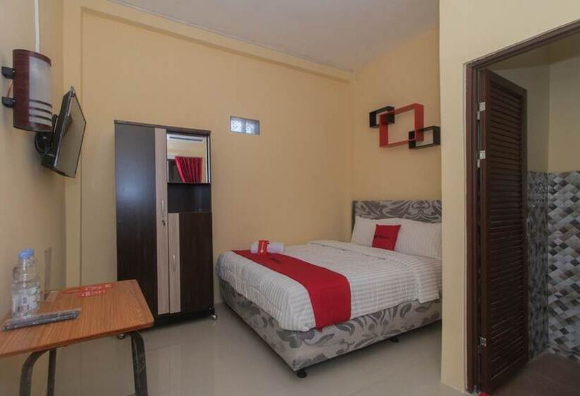 פנסיון Reddoorz Syariah Near Politeknik Negeri Madiun