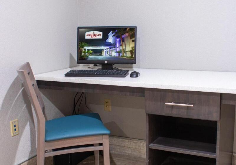 ホテル Admiral's Inn On Tybee Island