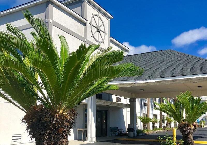 Отель Admiral's Inn On Tybee Island