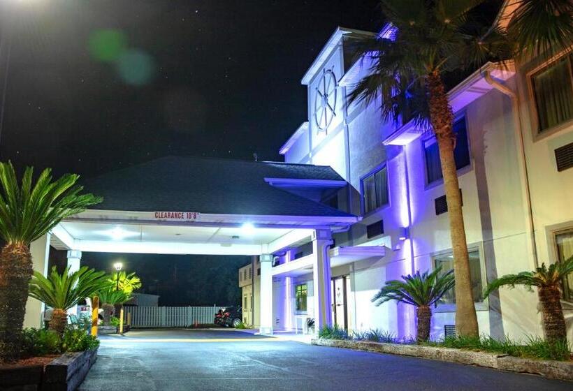 호텔 Admiral's Inn On Tybee Island