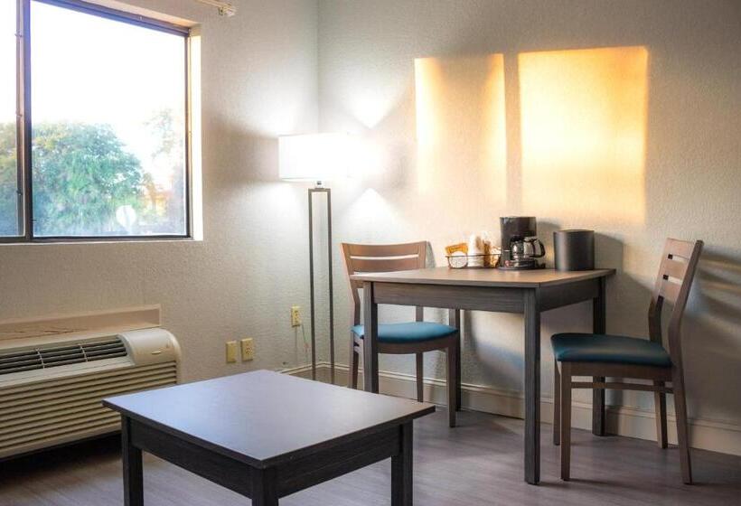 호텔 Admiral's Inn On Tybee Island