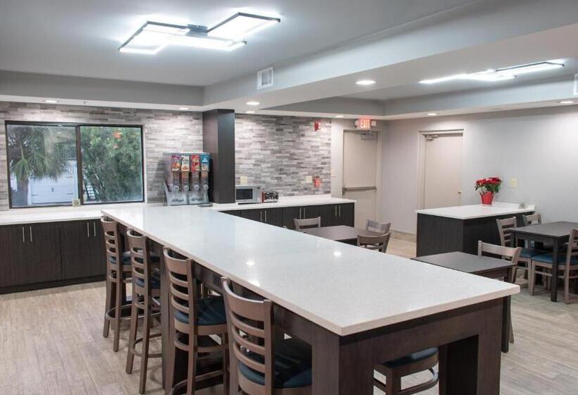 ホテル Admiral's Inn On Tybee Island